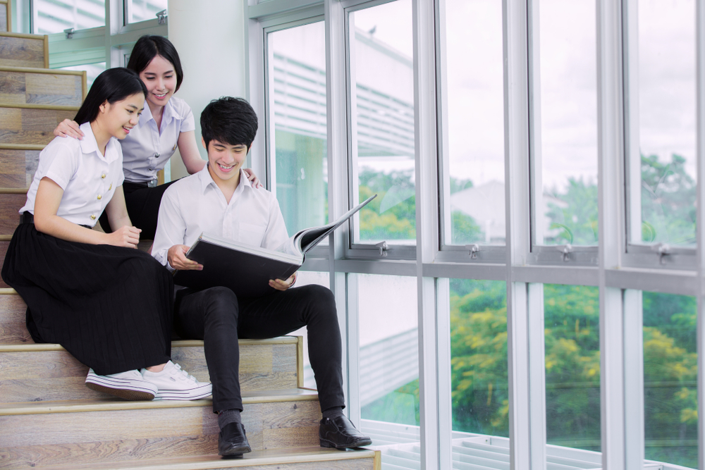 สถาบันอุดมศึกษาชั้นนำที่เปิดสอนหลักสูตร 2 ปริญญาในไทย