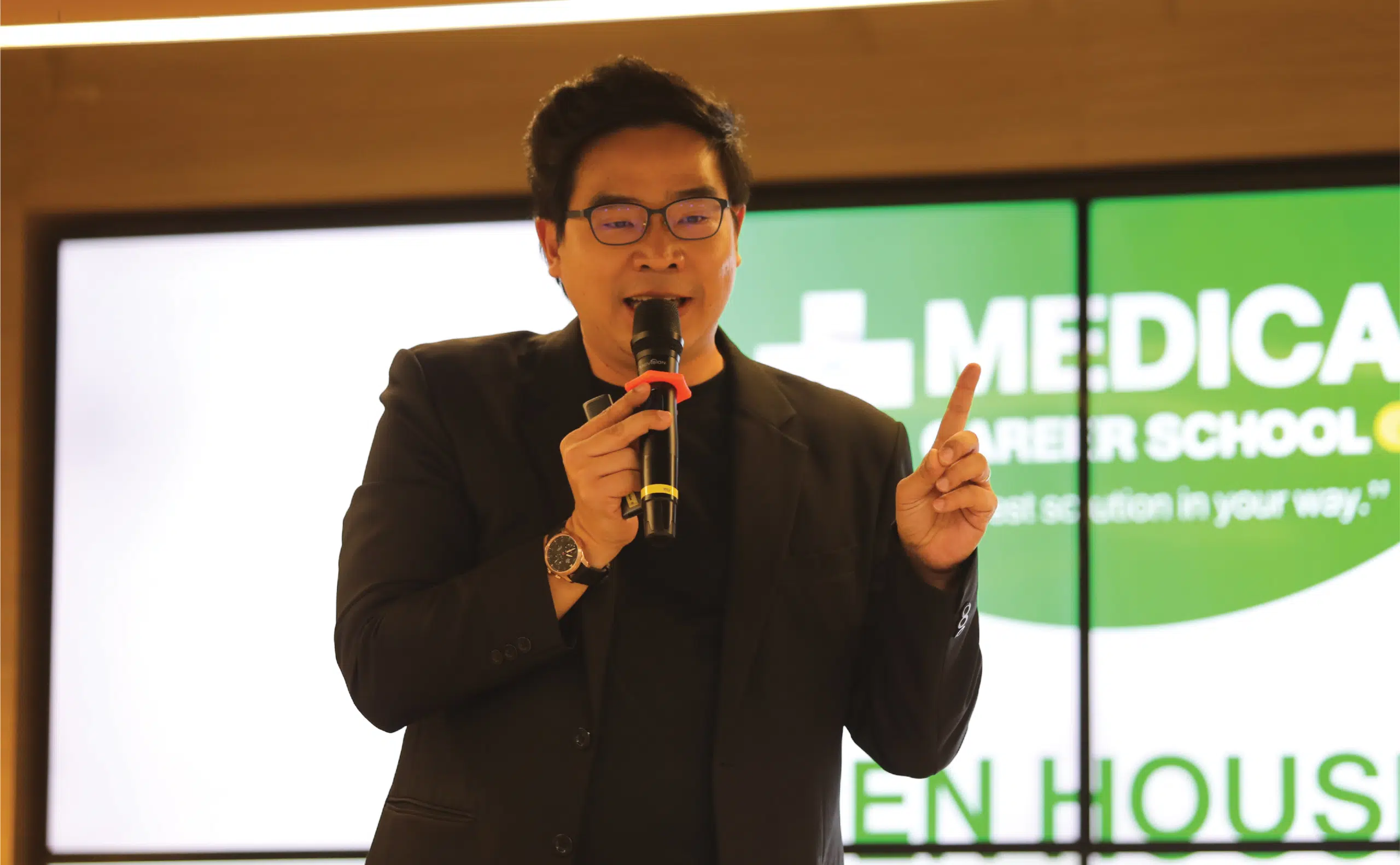 Career School 5 - กวดวิชา OnDemand พี่โหน่ง ผู้ก่อตั้งออนดีมานด์